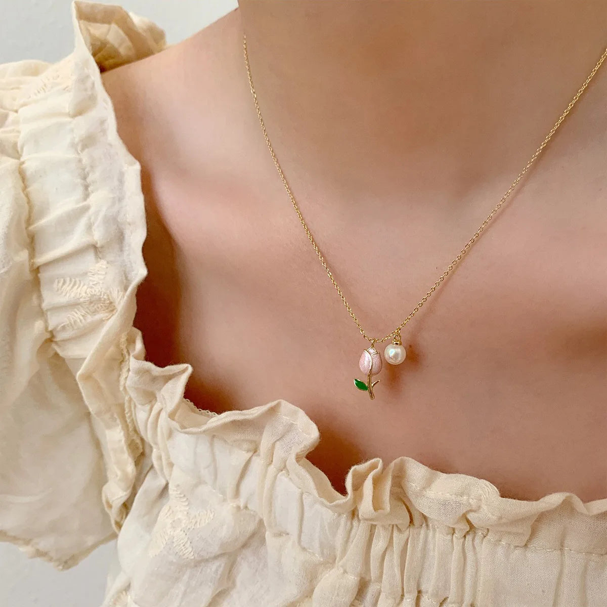 Fashion Women Charm Tulip Flower Pendant Necklace