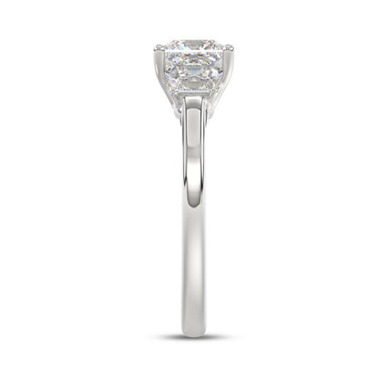 14K WHITE GOLD 1 3/4CT PRINCESS/TRAPEZOID DIAMOND LADIES RING (CENTER STONE PRINCESS DIAMOND 1 1/4CT)