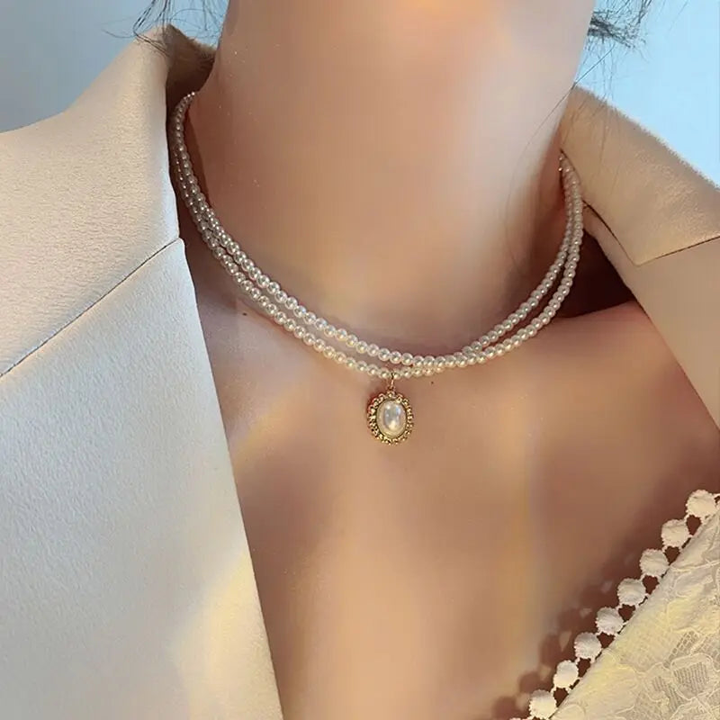 Layered Pearl Choker Necklace with Pendant