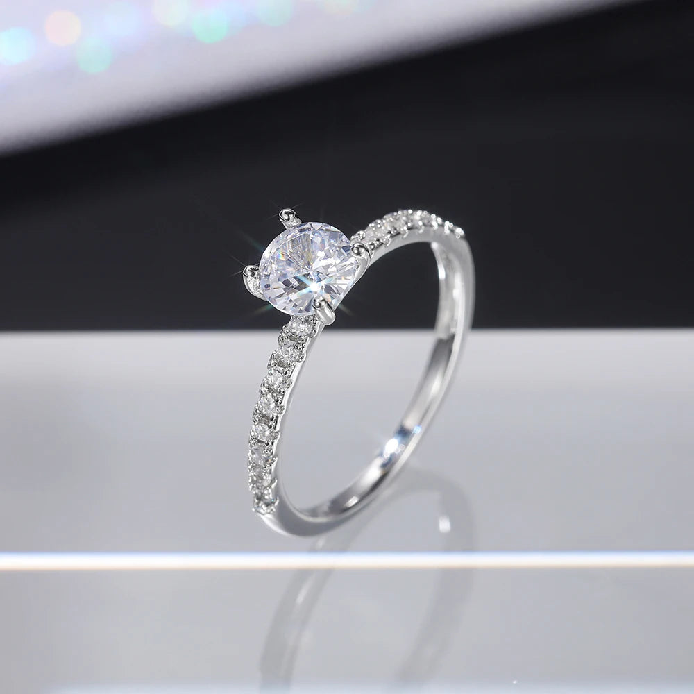 Classic Round Zirconia 4-Claws Engagement Ring