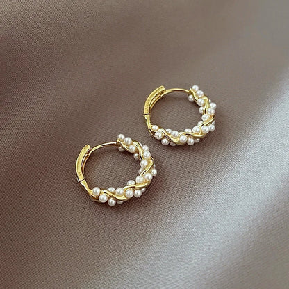 Elegant Round Wreath Bow Pearl Stud Earrings