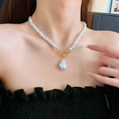 Baroque Pearl Pendant Choker Necklace