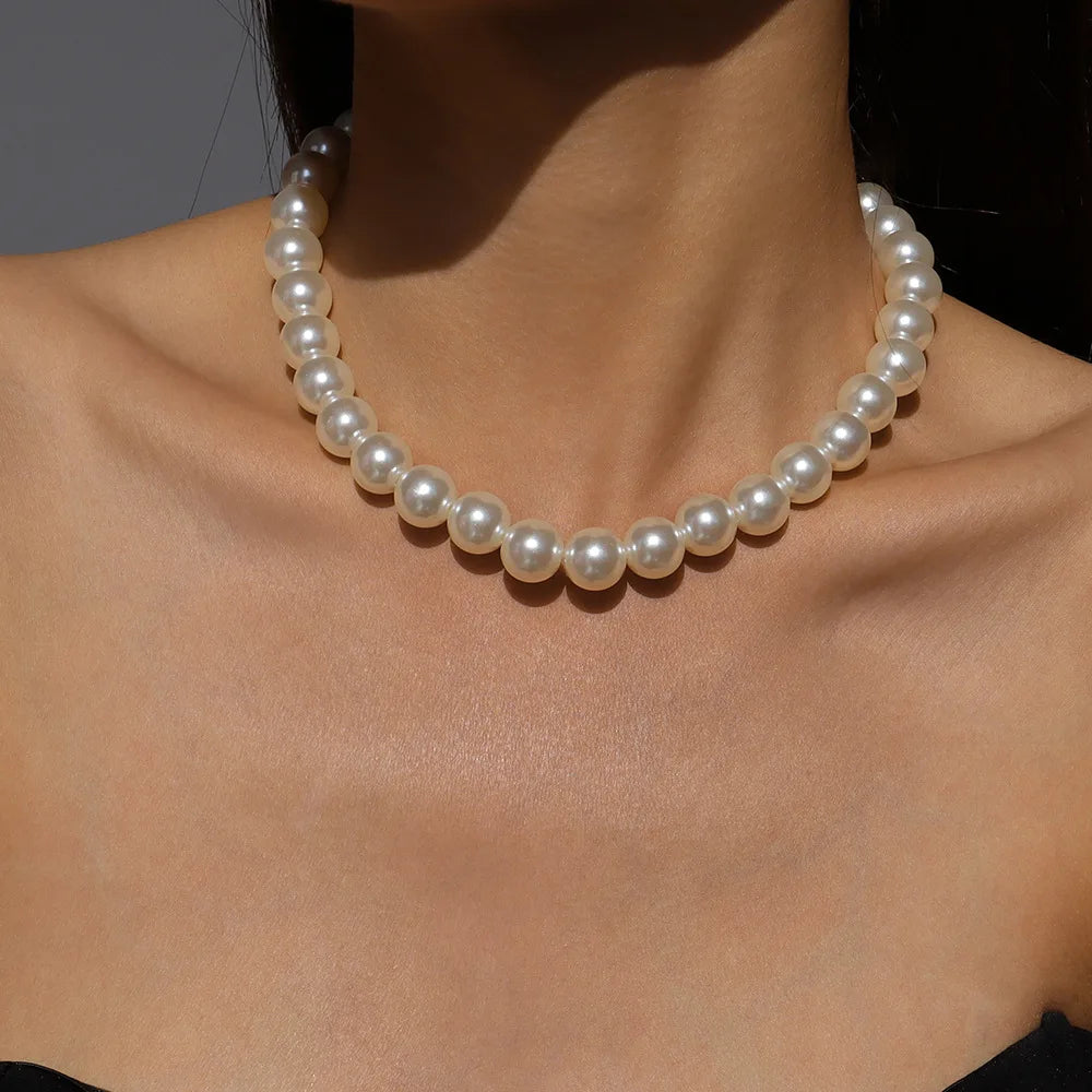 Big Pearl Choker Necklace