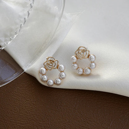 Elegant Round Wreath Bow Pearl Stud Earrings