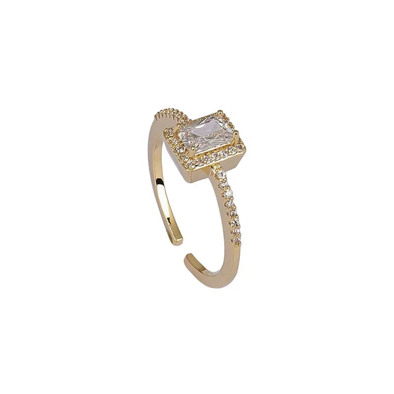 French Retro Zircon Ring