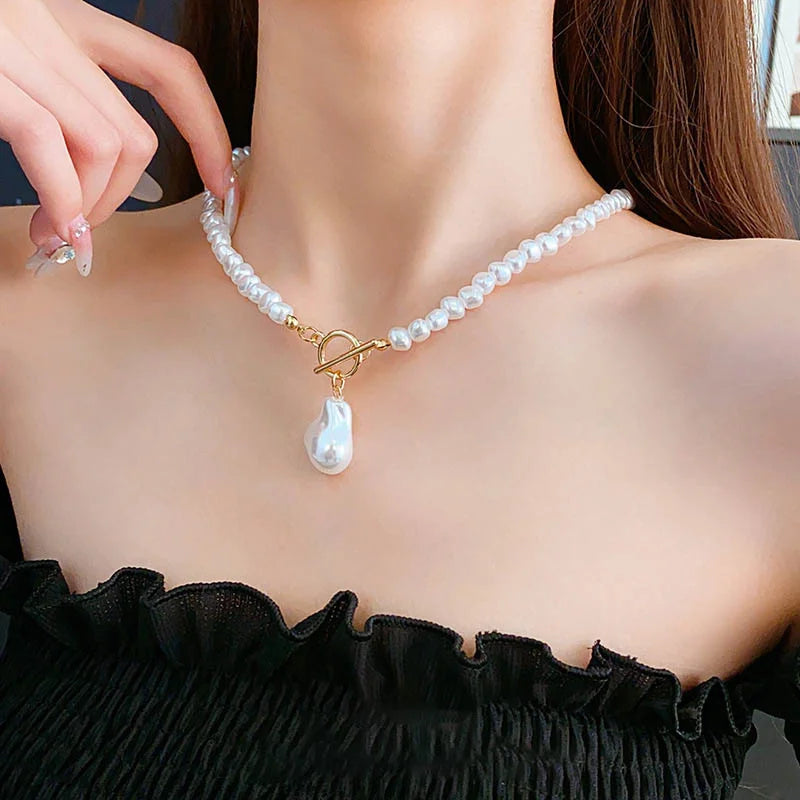 Baroque Pearl Pendant Choker Necklace